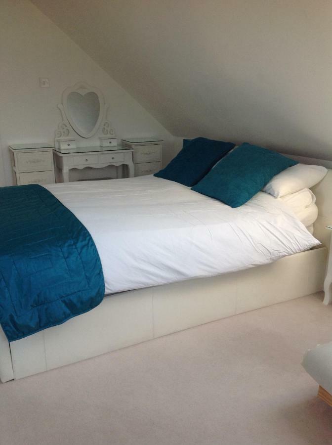 Number Forty One Bed & Breakfast Hillingdon Eksteriør bilde